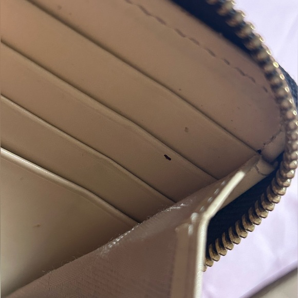 Kate Spade large zip around wallet - Picture 5 of 7